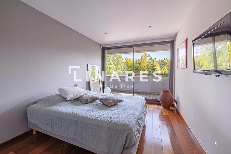 Villa - 252 m² - 6 pièces