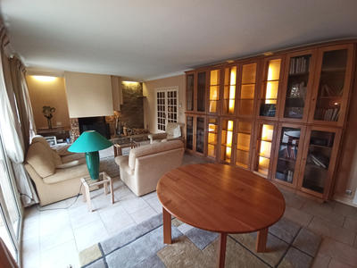 Maison - 213 m² - 8 pièces