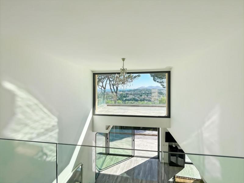 Maison - 372 m² - 7 pièces