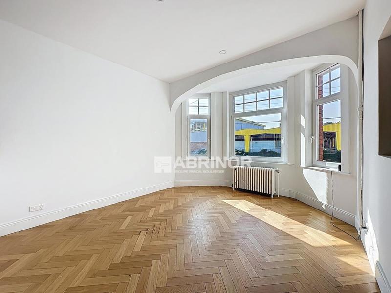 Maison - 218 m² - 8 pièces