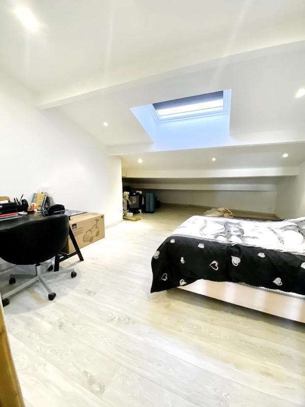 Maison - 204 m² - 7 pièces