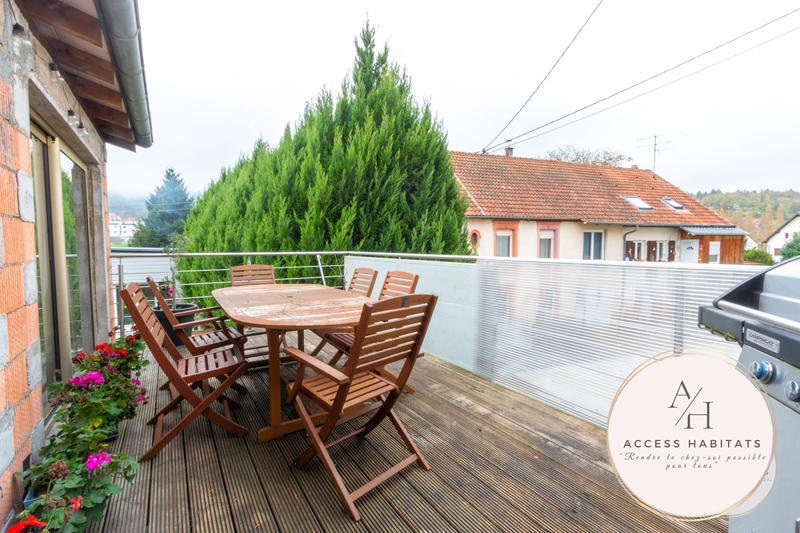 Maison - 219 m² - 8 pièces