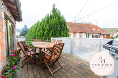 Maison - 219 m² - 8 pièces