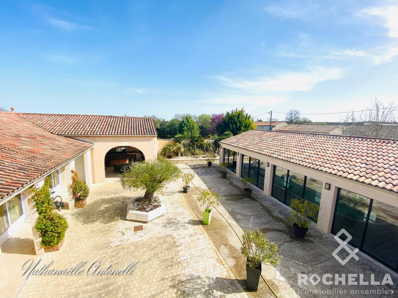 Maison - 311 m² - 7 pièces