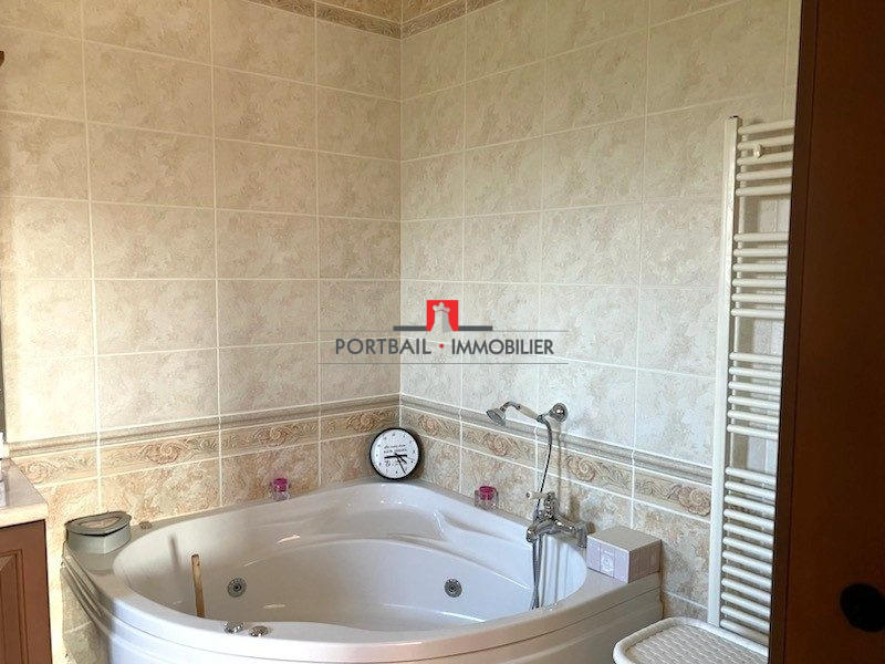 Maison contemporaine - 160 m² - 6 pièces