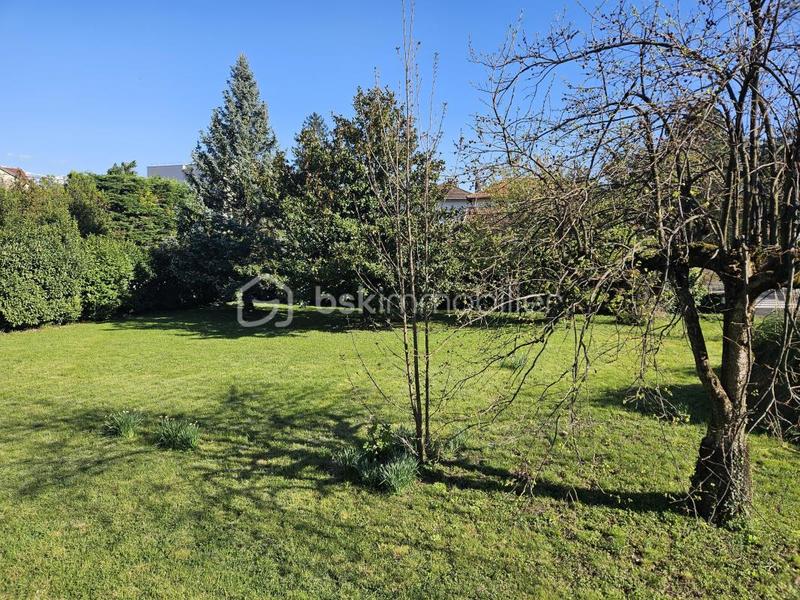 Demeure - 185 m² - 8 pièces