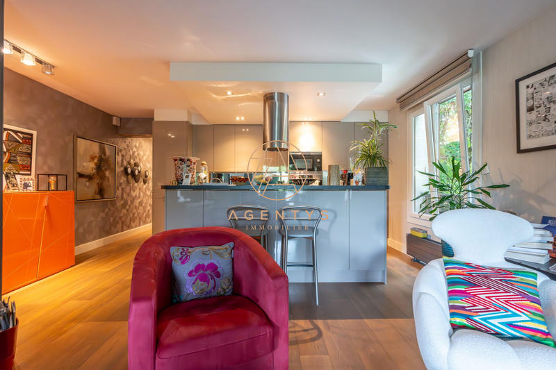 Appartement - 90 m² - 4 pièces