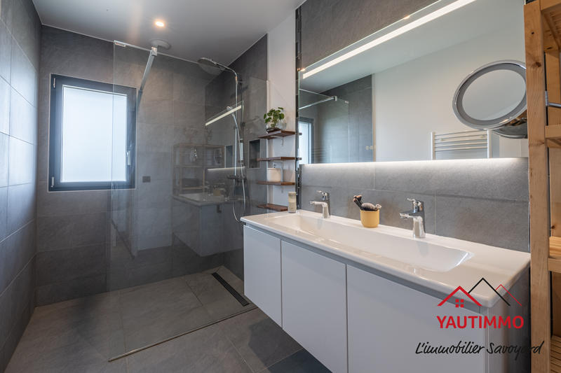 Maison - 190 m² - 6 pièces