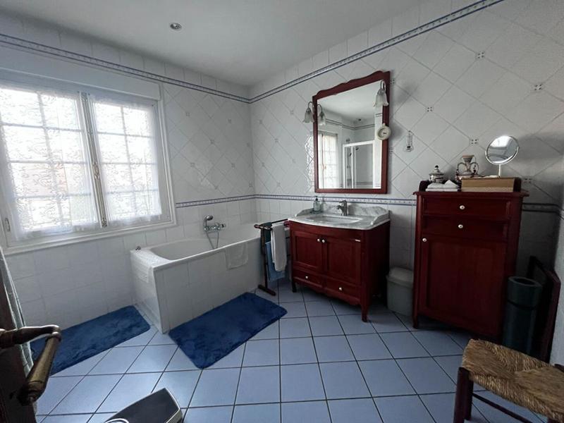 Maison - 130 m² - 8 pièces