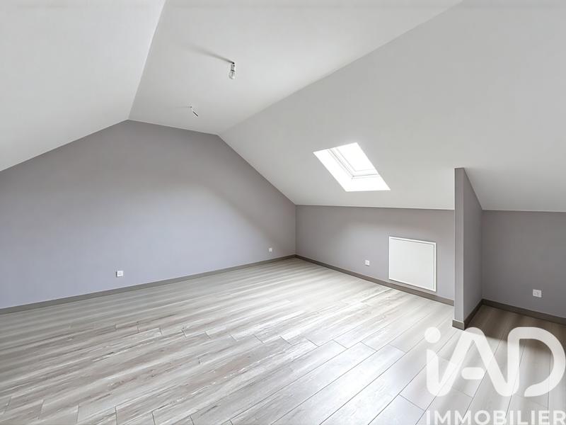 Maison - 230 m² - 8 pièces