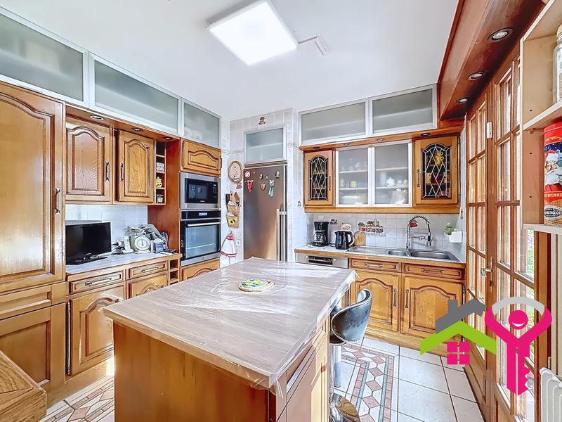 Maison - 150 m² - 8 pièces