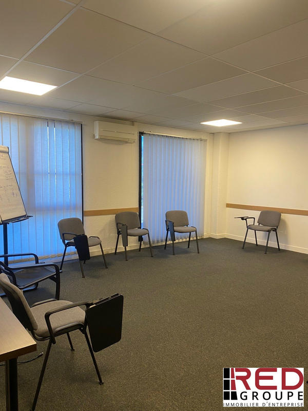 Local d'activités - 291 m²