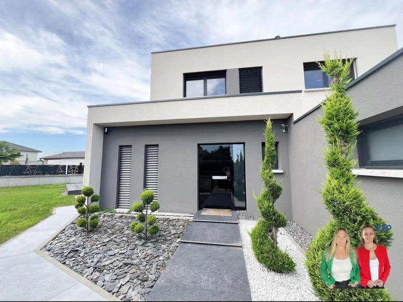 Maison - 234 m² - 7 pièces