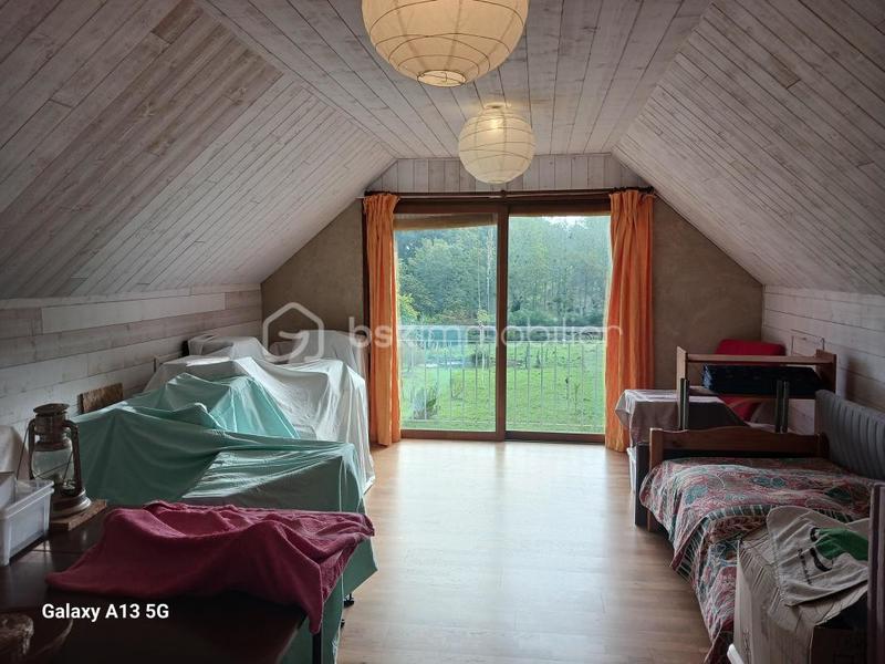 Propriété - 212 m² - 8 pièces