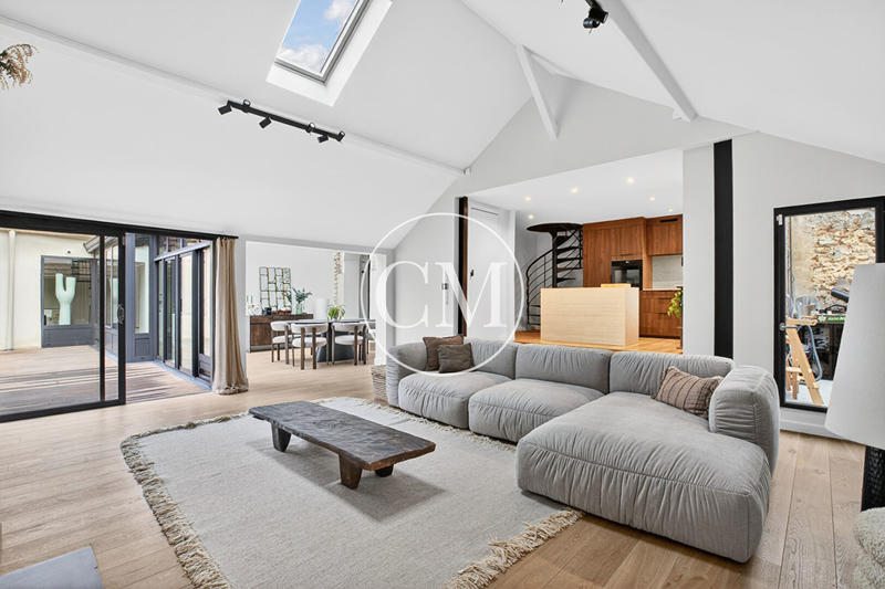 Maison - 215 m² - 6 pièces