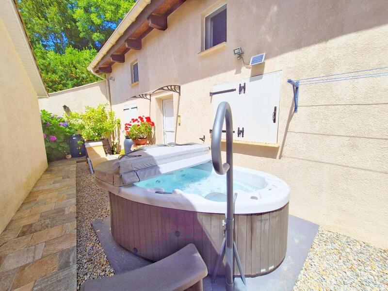 Maison - 200 m² - 6 pièces