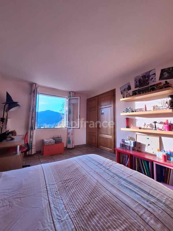 Maison - 192 m² - 7 pièces