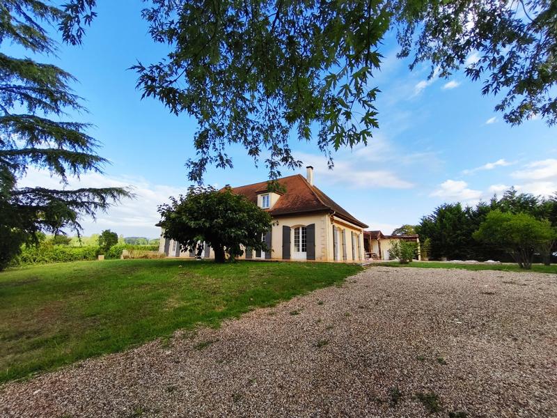 Villa - 222 m² - 7 pièces