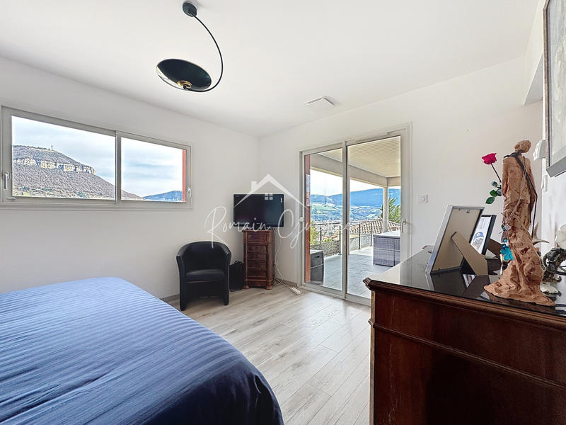 Villa - 140 m² - 5 pièces