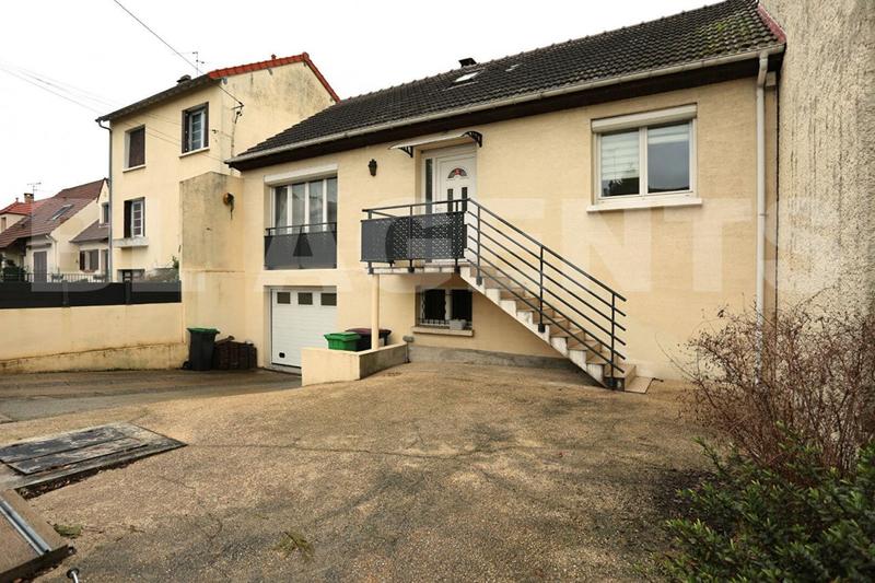 Maison traditionnelle - 123 m² - 5 pièces