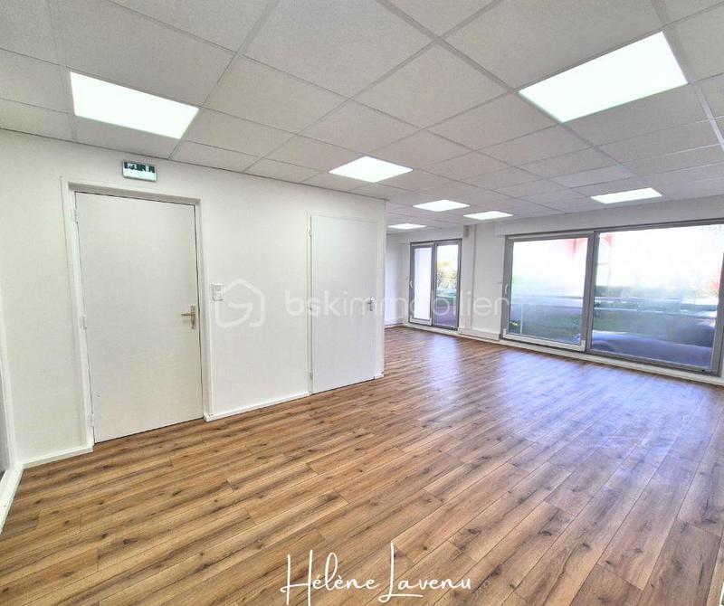 Bureau - 140 m² - 4 pièces