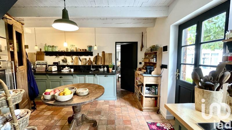 Maison - 213 m² - 9 pièces