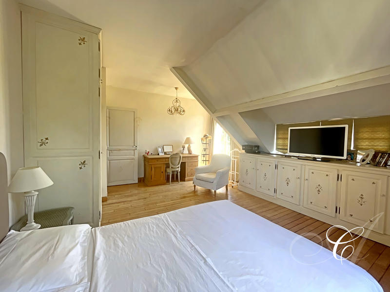 Villa - 183 m² - 6 pièces