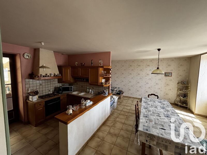 Maison - 247 m² - 8 pièces