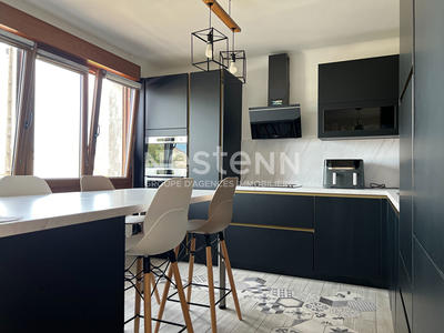 Maison - 158 m² - 9 pièces