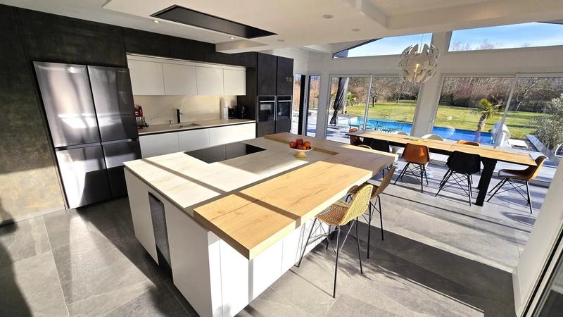 Villa - 437 m² - 14 pièces