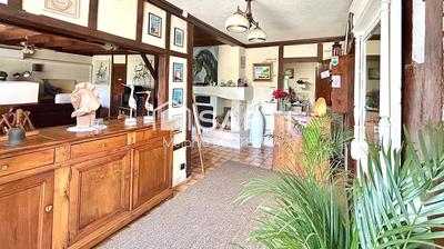 Maison - 264 m² - 10 pièces