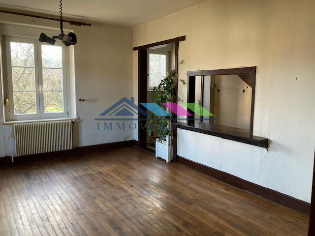 Maison - 280 m² - 9 pièces