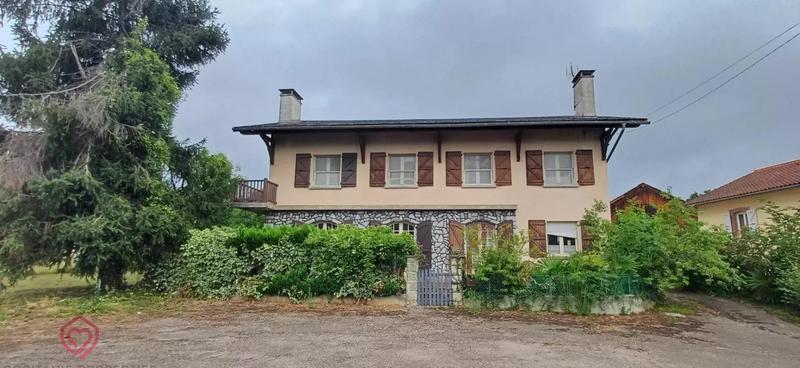 Maison - 263 m² - 9 pièces