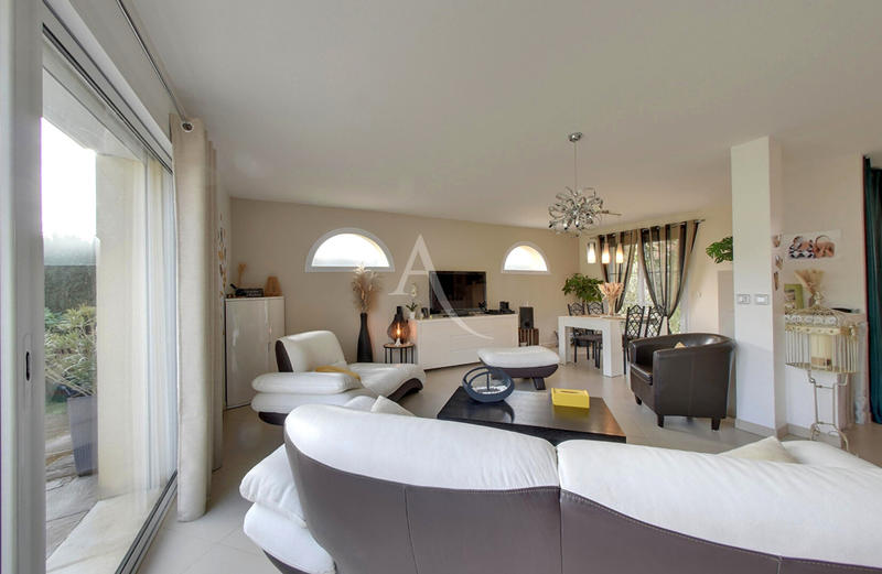 Maison - 170 m² - 7 pièces