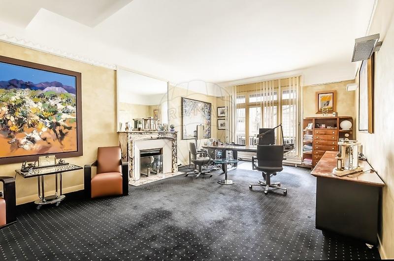 Bureau - 259 m² - 8 pièces