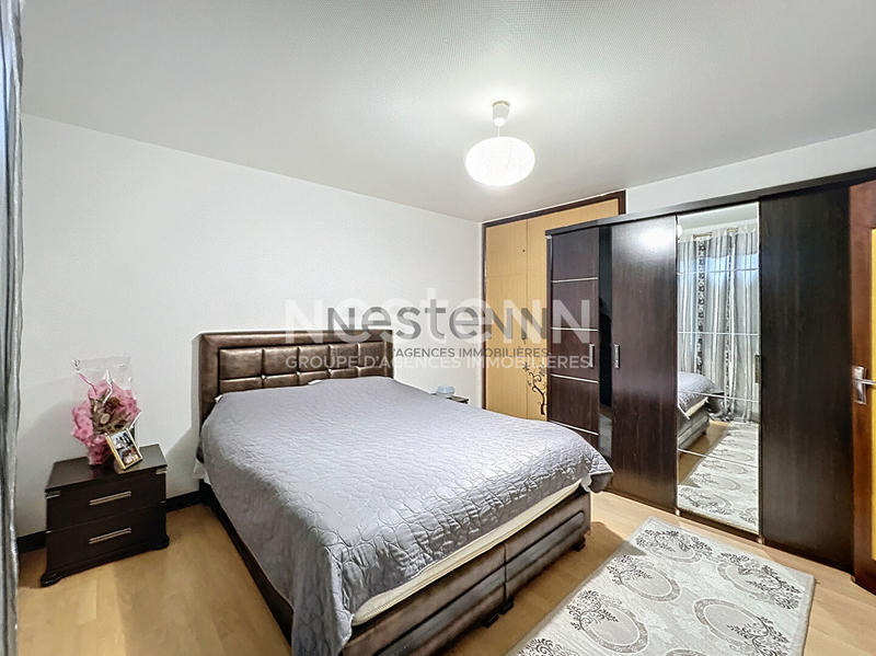 Maison - 214 m² - 7 pièces