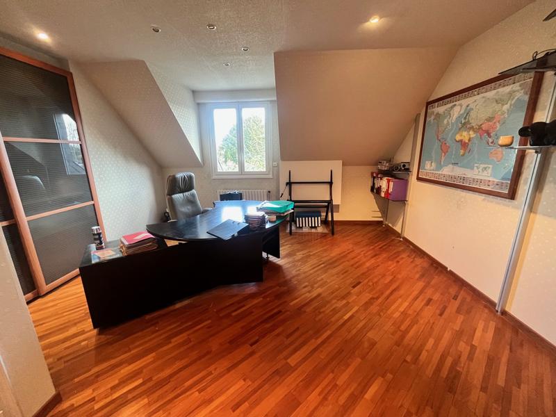 Maison - 206 m² - 8 pièces