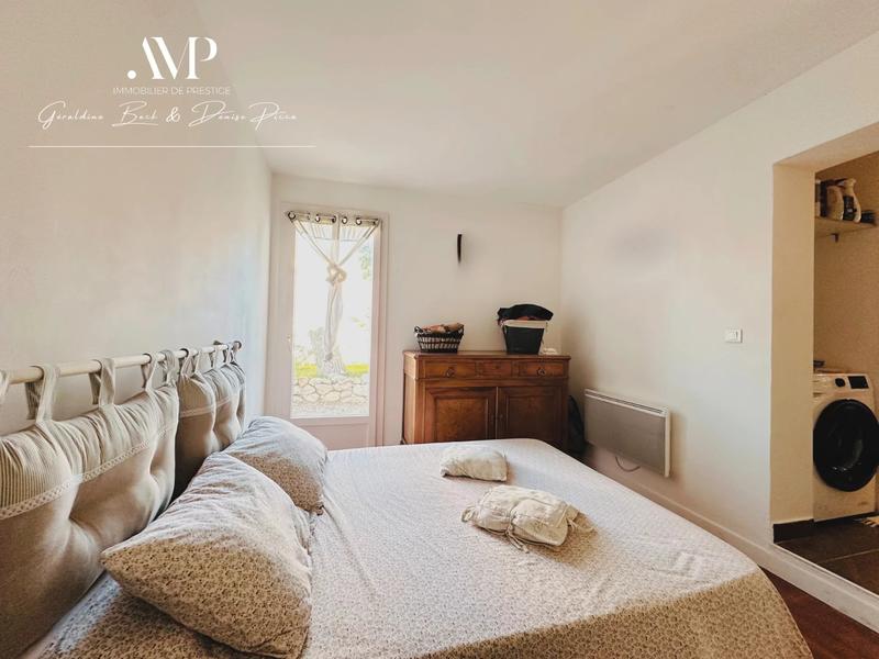 Propriété - 180 m² - 5 pièces