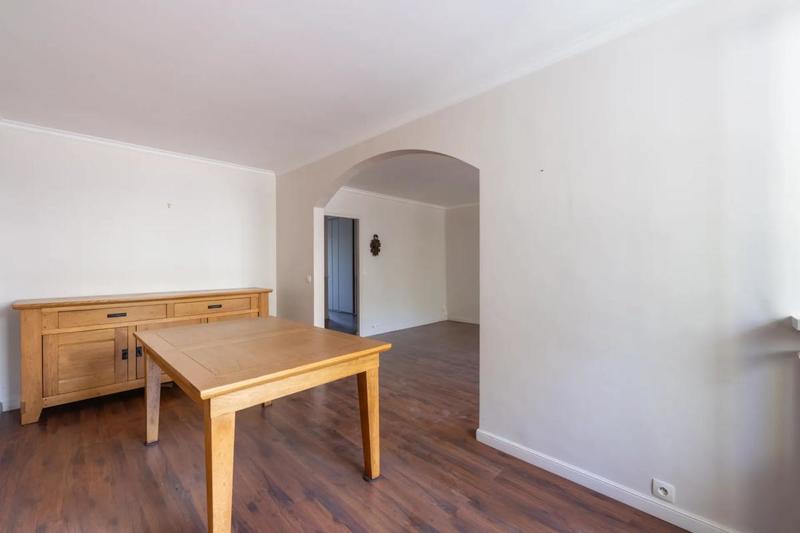 Appartement - 95 m² - 5 pièces