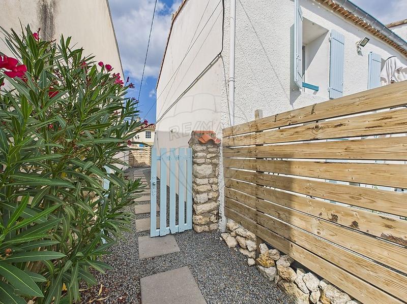 Maison - 271 m² - 10 pièces