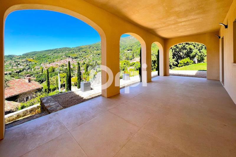 Maison - 208 m² - 5 pièces