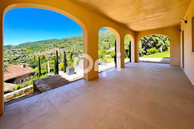 Maison - 208 m² - 5 pièces