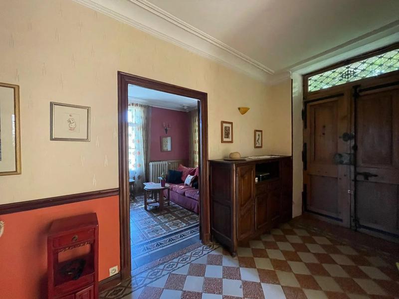 Maison - 280 m² - 12 pièces