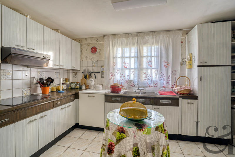 Maison - 197 m² - 7 pièces