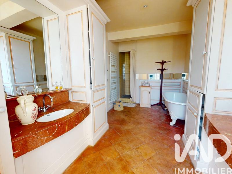 Maison - 401 m² - 16 pièces