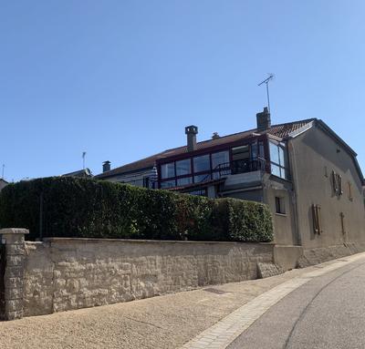 Maison - 235 m² - 11 pièces