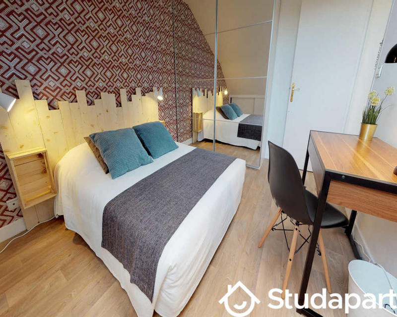 Chambre - 80 m² - 1 pièce