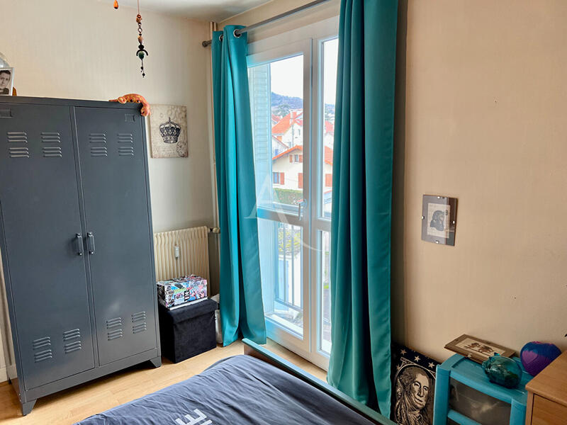 Appartement - 80 m² - 4 pièces