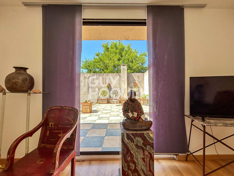 Maison - 270 m² - 10 pièces