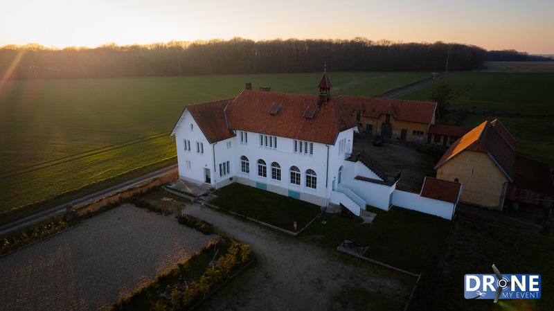 Propriété - 400 m² - 15 pièces